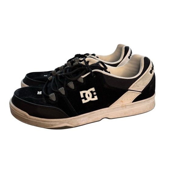 US 14 DC Shoes Men's Black White Skate Retro Style Syntax Low - Picture 2 of 8
